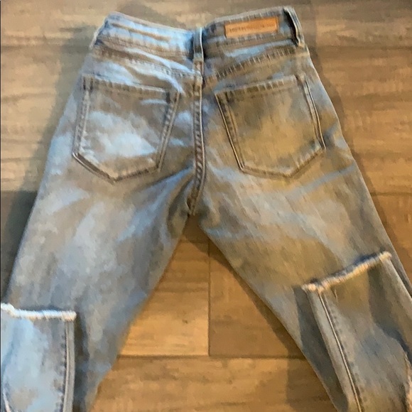 Kids distressed Capri - Picture 2 of 2